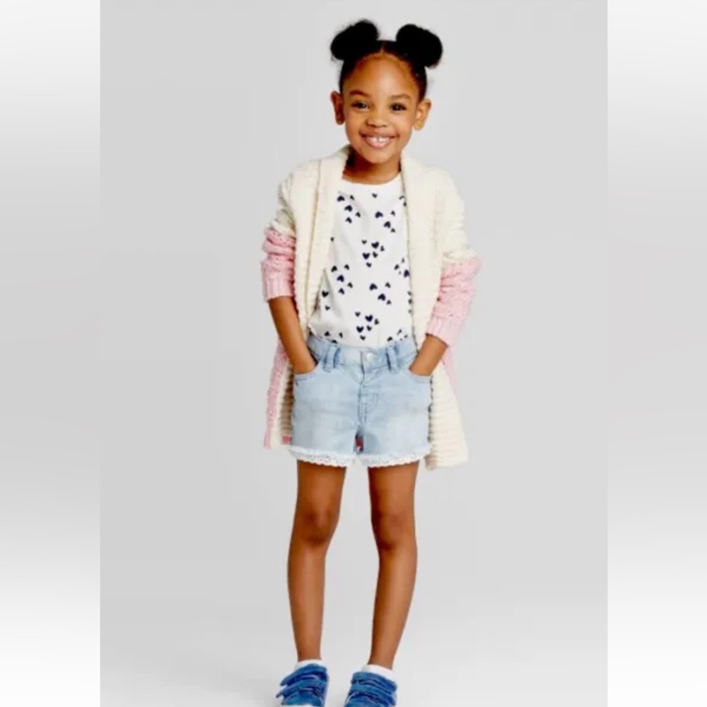 Toddler girl’s lace hem jean shorts Cat & Jack light wash size 2T New